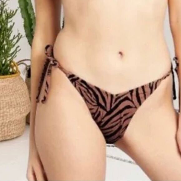 Xhilaration Ribbed Cheeky High-Leg V String Bikini Bottoms NWT Size XS - Picture 1 of 6